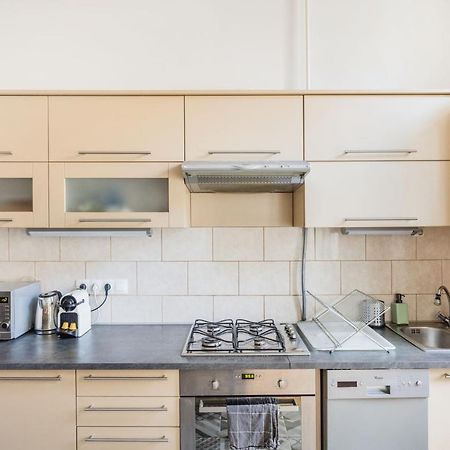 Live Like A Local At The Rustic Hockey Hut Apartment Budapest Exterior photo